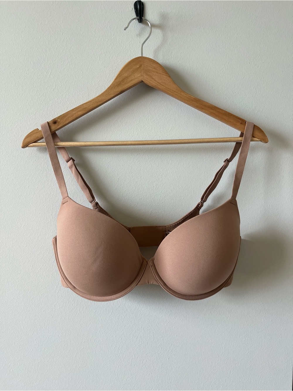 SKIMS Fits Everybody T-Shirt Bra 36DD NWOT Sienna Color